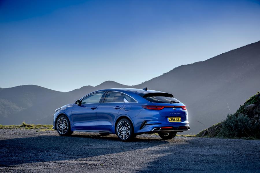  Kia ProCeed GT Line S 2019 года  (UK) (фото 19 из 41)